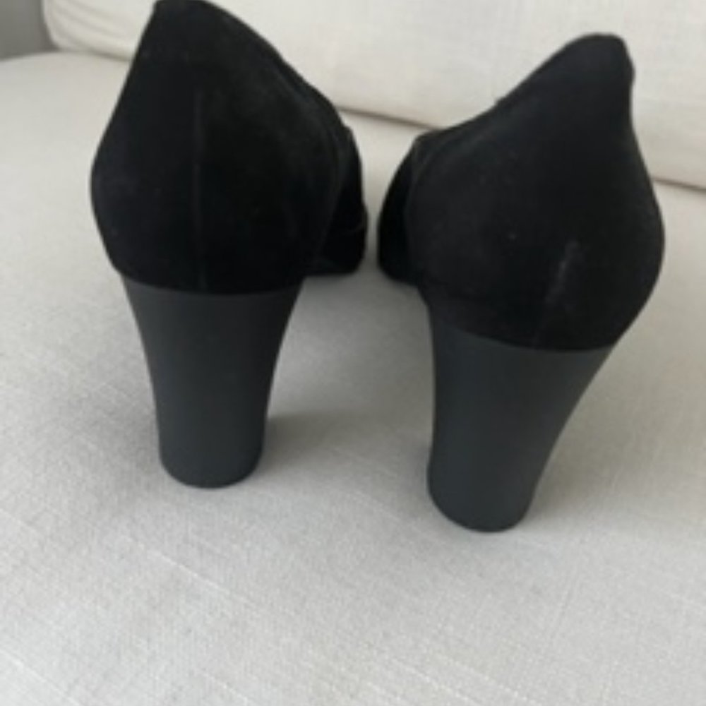 Shoes - Picture 4 of 4